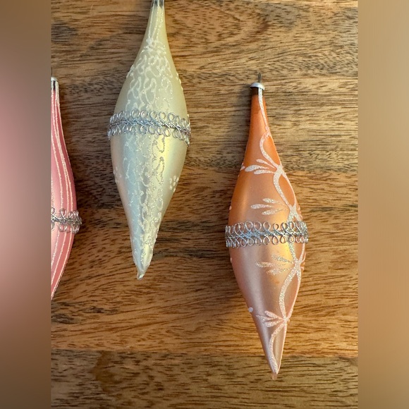 Set of 5 vintage Teardrop Christmas ornaments - Picture 7 of 9